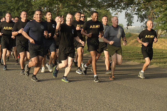 army men running